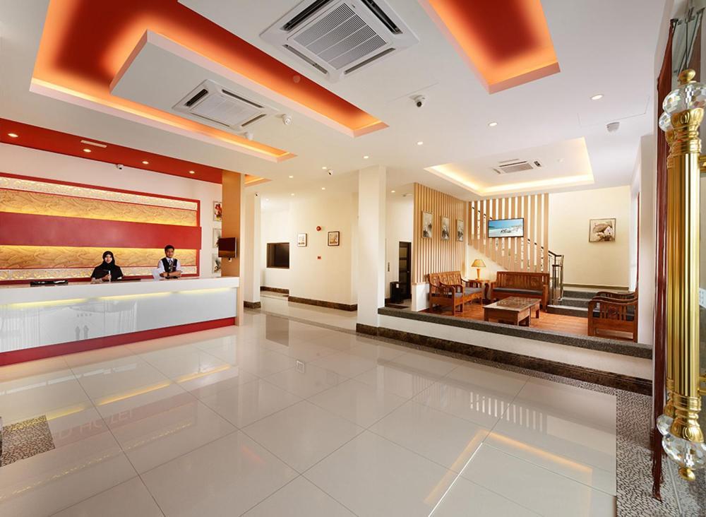 Ernes Hotel Bandar Perda Kampong Permatang Batu المظهر الخارجي الصورة