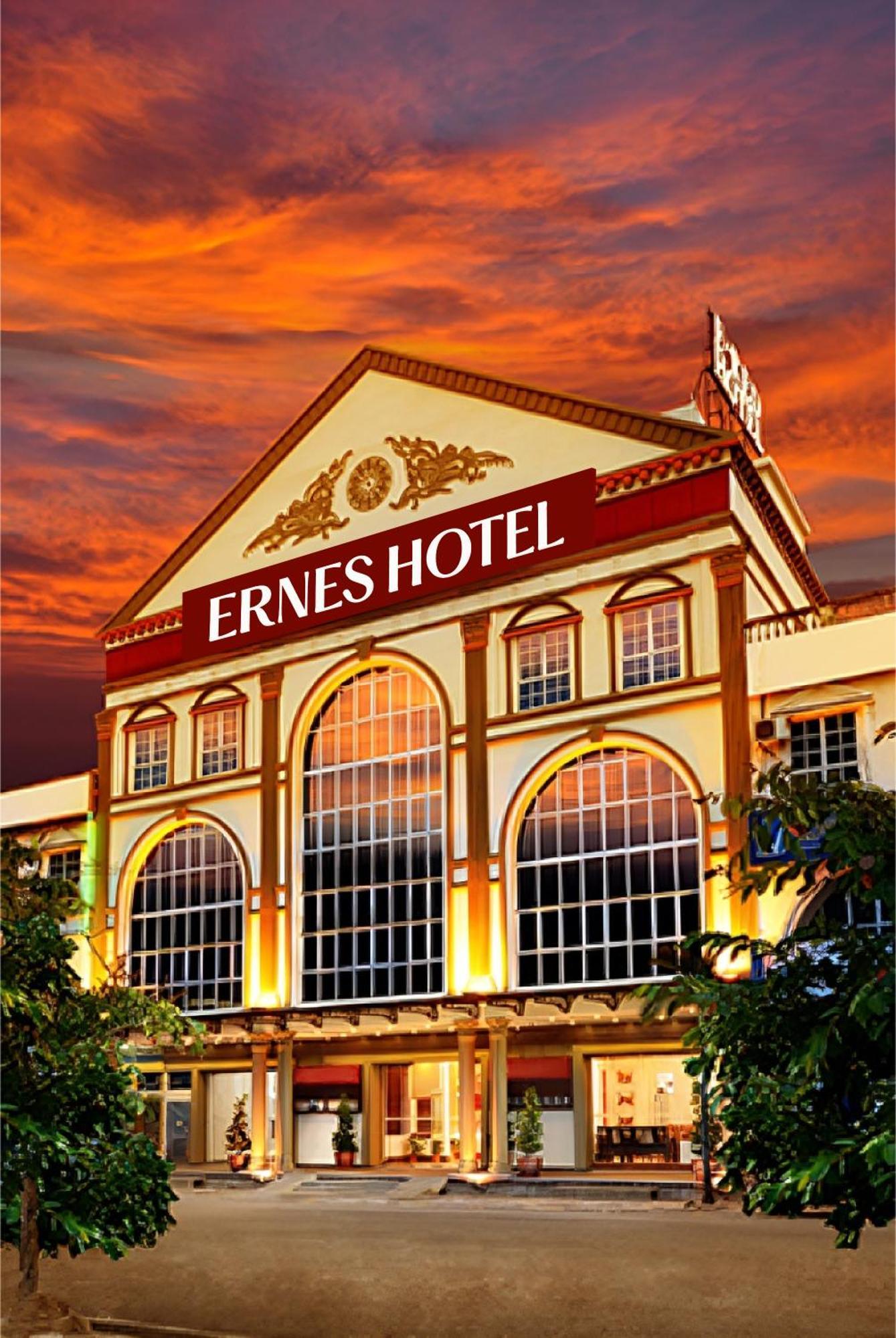 Ernes Hotel Bandar Perda Kampong Permatang Batu المظهر الخارجي الصورة